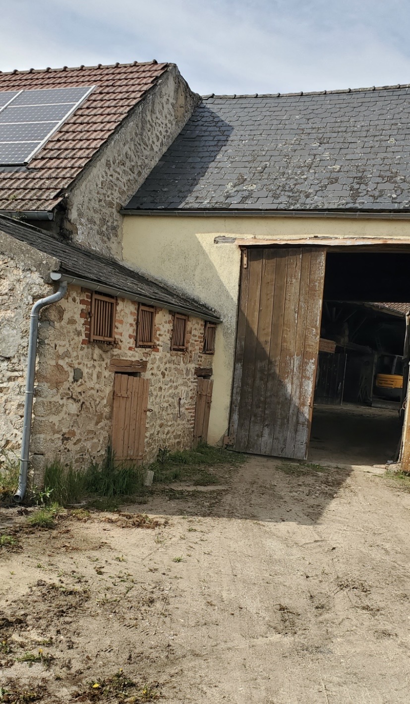 The stone stable exterior